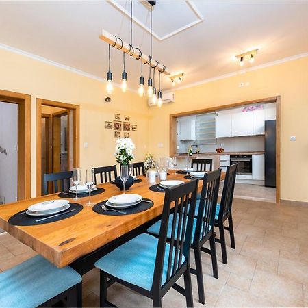 Vila Vergatum-Privacy,Gym,Billiards,Table Tennis Donji Brgat Exterior photo